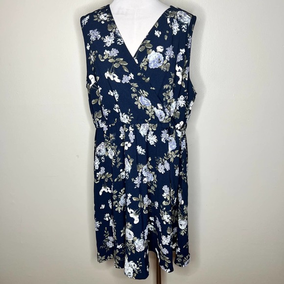 Lane Bryant Dresses & Skirts - NWT Lane Bryant Dress 18/20 Faux Wrap Tie Waist Floral Surplice Vneck Sleeveless
